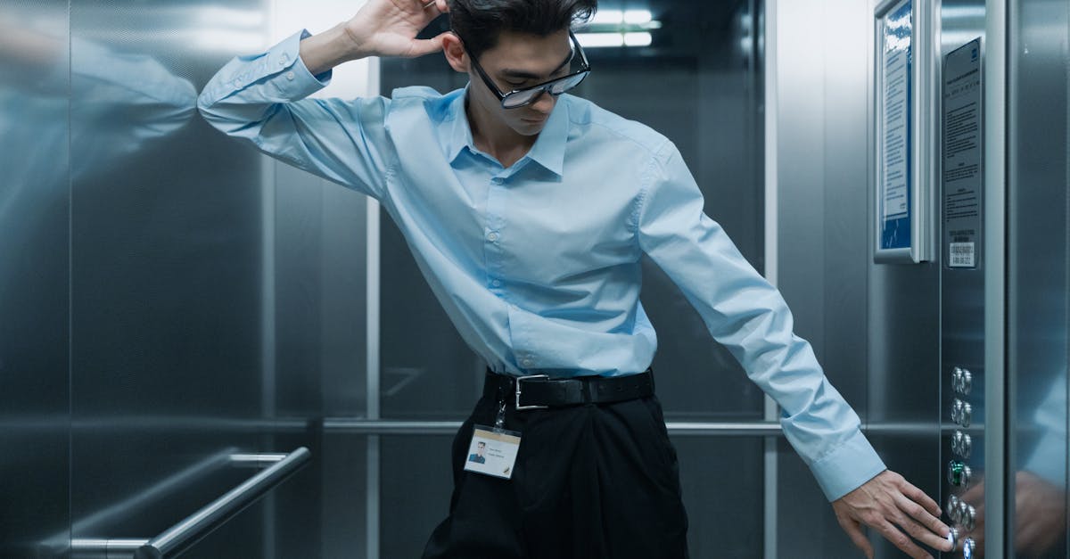Meta Delays Smart Glasses Rollout in Europe