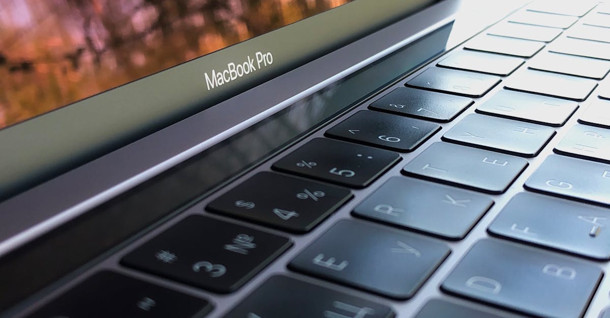 Apple fights Epic, battles UI bugs, and odd rendering quirks
