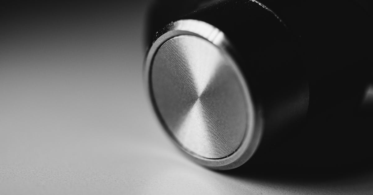 Apple's camera‑enabled AirPods move toward 2026 launch