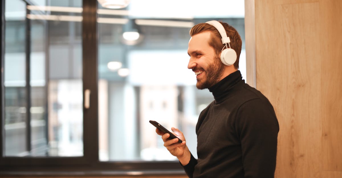 Spotify Adds Offline Downloads, Streaming Wars Heat Up