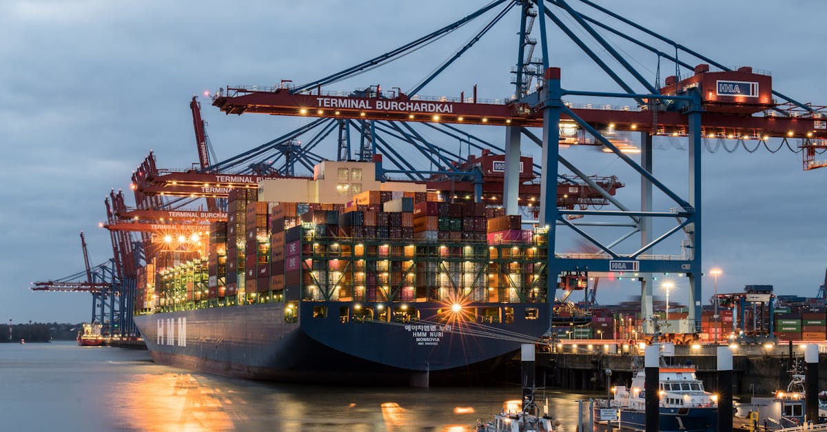 Hormuz Crisis Drives Up Container Shipping Rates Sharply