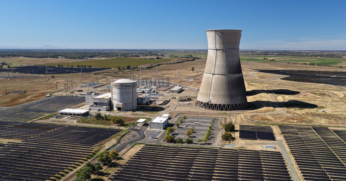 Wind‑Solar Overtakes Gas as Data Centers Battle Water Use