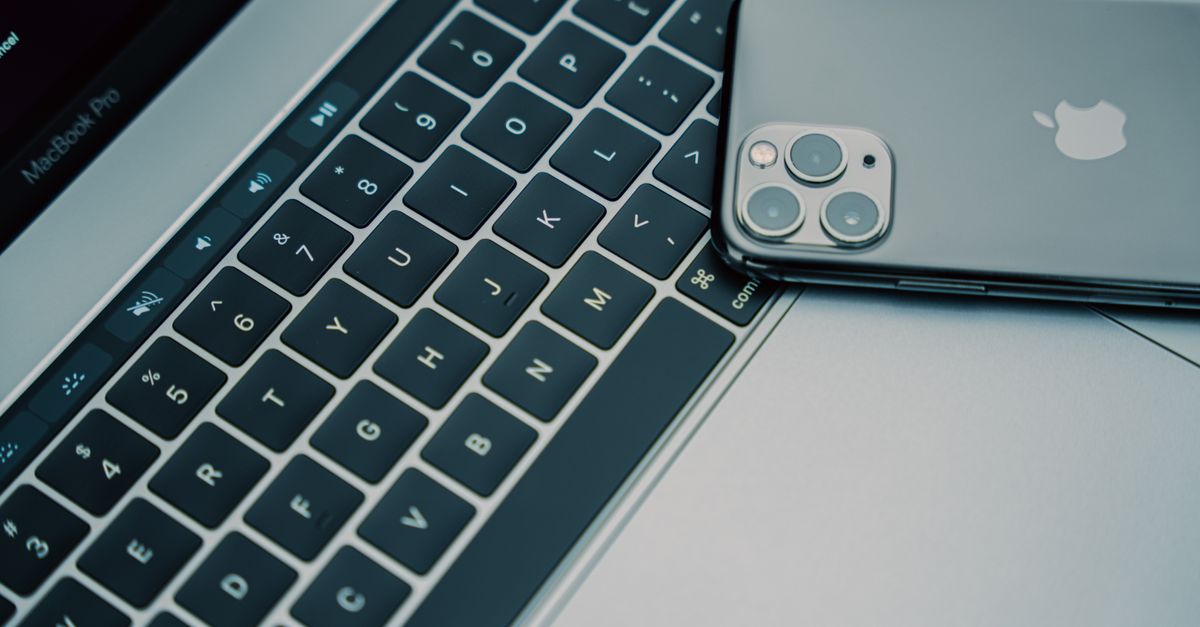 Apple's hardware, software and service shake‑up accelerates