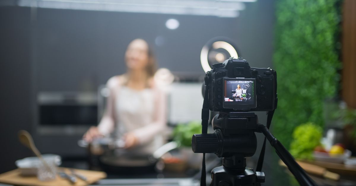 Chef Cameras, Vacuum Bans and Heat‑Aware Apps Signal a New Robot