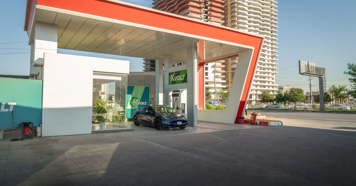 Florida redirects EV funds to air‑taxi pads as GM and Tesla push