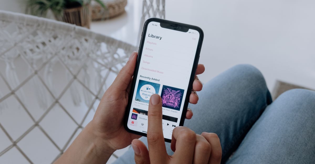 Spotify adds notes to tracks as apps push user context