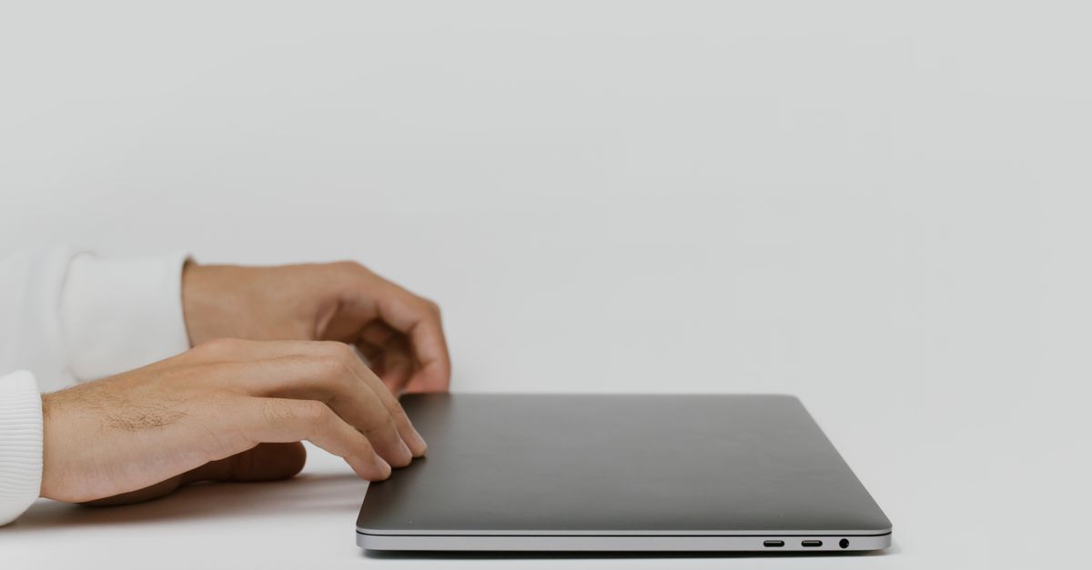High-Capacity Laptop Power Banks