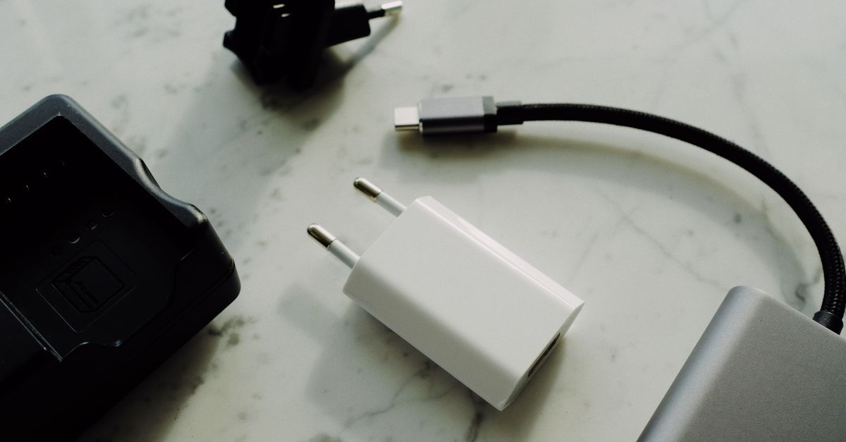 Oppo's 8,000 mAh Find X10 and VESA DP 2.0 Over USB‑C