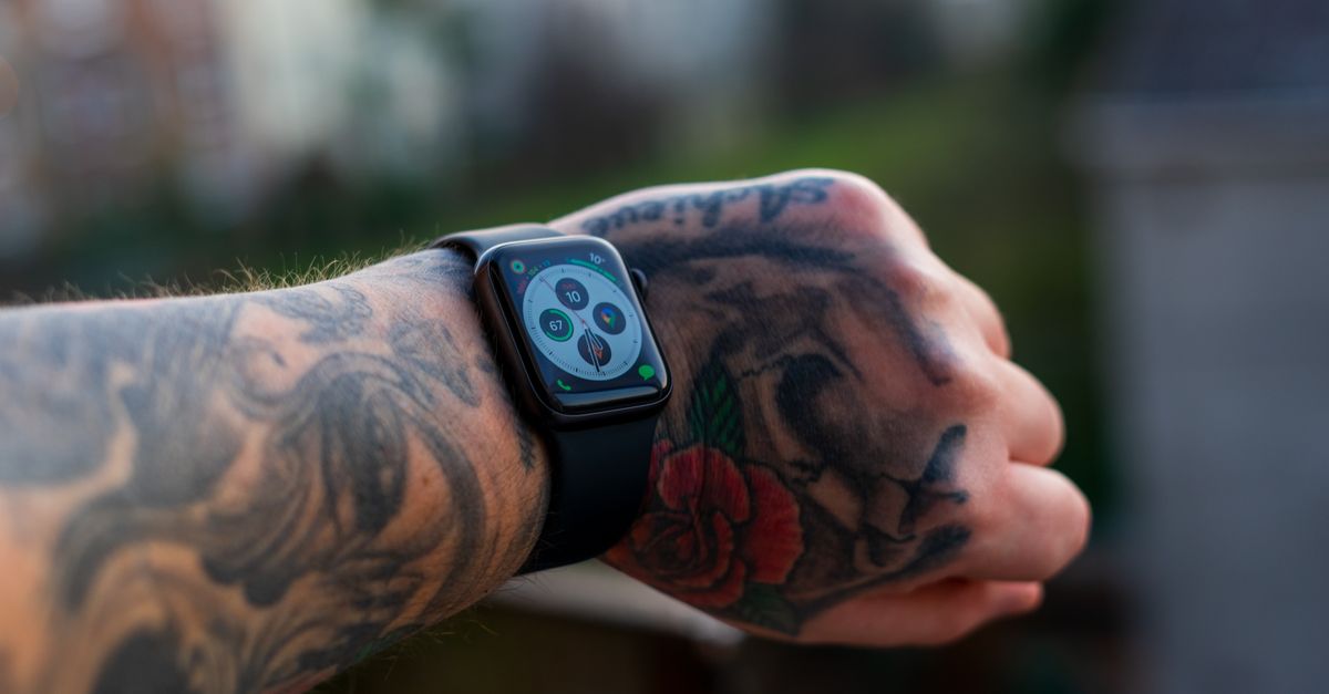 Apple Watch Series 4 Turns Wrist Into FDA‑Cleared ECG Device