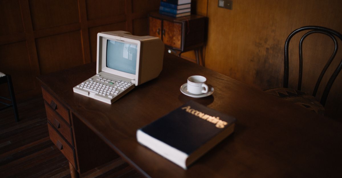 C64's 1982 debut fuels a thriving retro‑computing renaissance