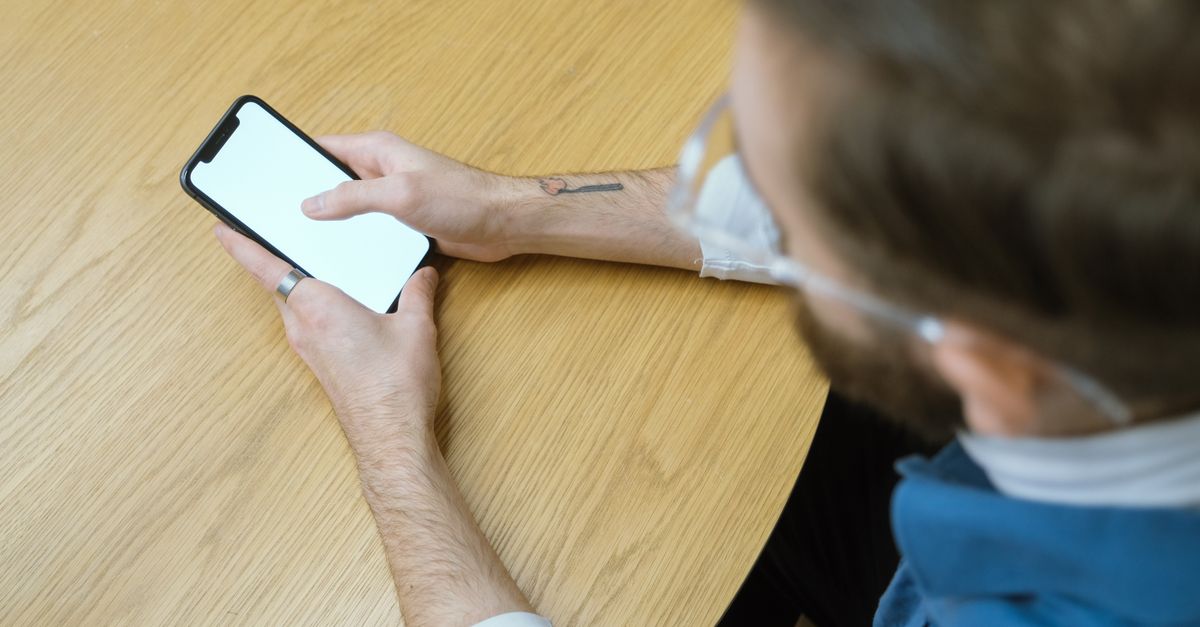 ZuckOff alerts users to nearby Meta glasses amid privacy backlash